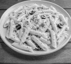 White sauce pasta