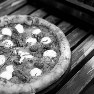 Pizza Pesto Bocconcini