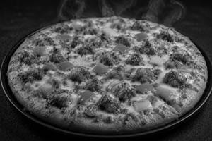 Hot Crispy Chinese Chicken Pan Pizza