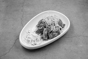 Paneer Chilli With Crispy Noodles