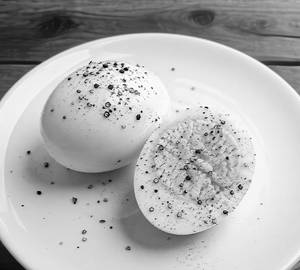 2 Boiled Egg With Pepper