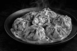 Real Paneer Makhani Momos