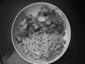 Veg Noodles With Manchurian