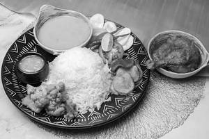 Rice With Katla Fish Curry Thali [Serves 1]