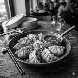 Paneer Fried Momos (10 Pieces)