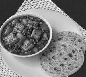 Paneer chilli half with 2 paratha