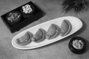 Gujiya