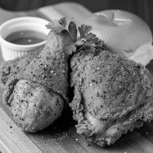 Fried chicken [2 pieces chicken + 1 bun]