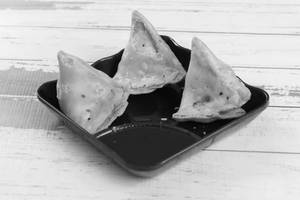 Kopra Lasan Patties with Chana Dal Samosa [250 Grams]