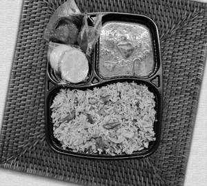 Fried Rice with Paneer Butter Masala [4 Pieces]