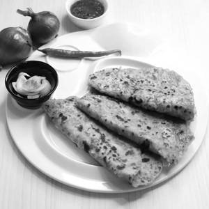 Aloo Payaj Paratha   
