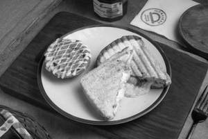 Sandwich Combo - 2 (Ombc 3 Cheese Melt -1, Cinna Bomb -1)