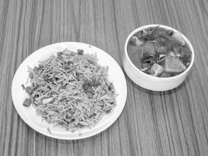 Veg Fried Rice With Chilly Paneer (4Pc)