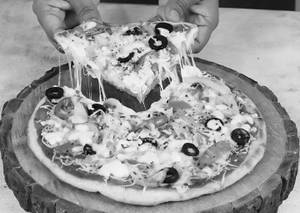 Mix Veg. Pizza {Medium}
