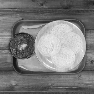4 Idiyappam + Egg Roast