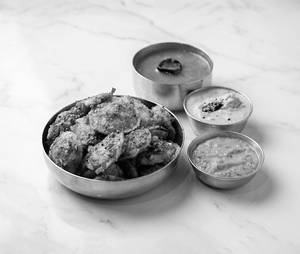Curry Leaf Podi Mini Idly (14 Pcs)