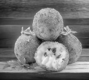 Corn Cheese Balls (4 Pcs)