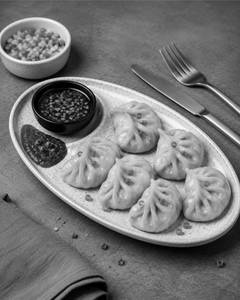 Tibetan Veg Momos [6 Pieces] [No MSG]