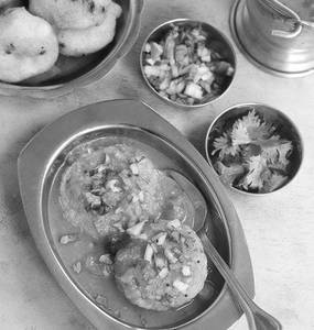 Sambhar Vada ( 1 Vada )