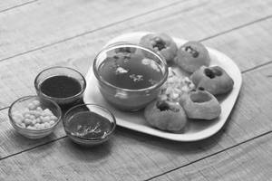 Golgappe ( 6 Pcs. )