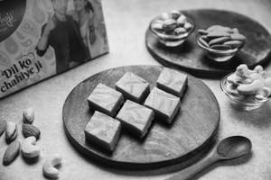 Kaju Barfi Strawberry 250g - Loose