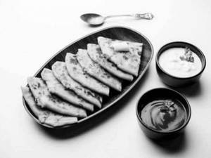Mix Paratha With Curd