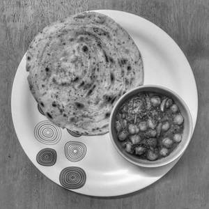 1 Laccha Paratha with Chana Masala