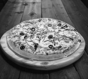 Supreme chicken pizza