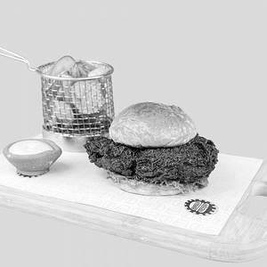 Fried Chicken Burger White Alabama Sauce & Honey Pepper Glaze