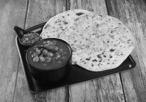 Chole + 4 Plain Roti
