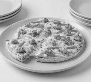 Cheesy Paneer Pizza