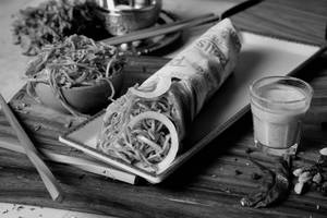 Veg Chowmin Roll