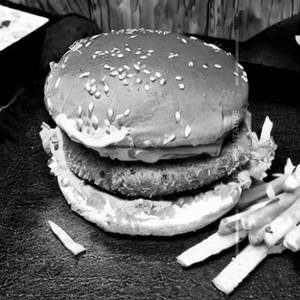 Veggie Deluxe Aloo Tikki Burger