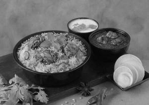 Hyderabadi Chicken Biryani With Gravy