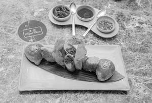 Non Veg Fried DImsum Platter[8 Pieces]