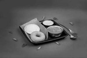 Idli Medu Vada (1pc Each)