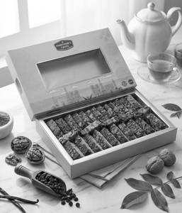 Walnut Dry Cake Premium Box [800 Grams]
