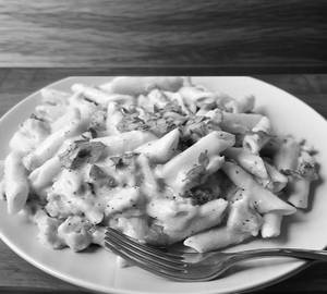 White Sauce Chicken Pasta