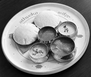 Plain Idli