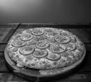 Onion Tomato Pizza