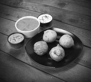 Mini Mysore Bonda (4 Pcs)