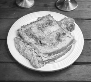 Cheese Egg Omelette, [2 Egg .4 Slice Bread, ]￼￼￼