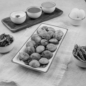Gunpowder Idli With Coconut Chutney