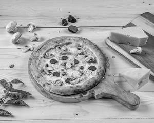 Truffle Mushroom Pizza (9'' Neopolitan).