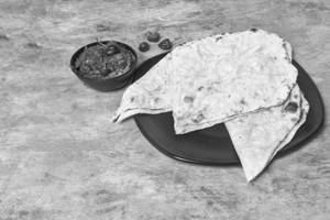 Butter Naan (2pcs) + Chettinad Chicken Masala Mini