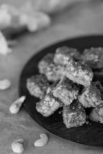 Honey Bee Cashew Cookies (300 Grams)