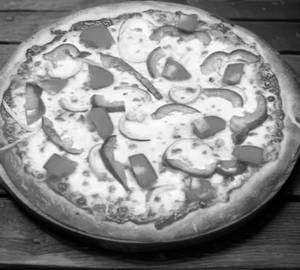 Capsicum and onion cheese pizza