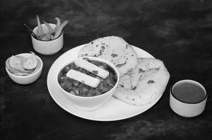 Chole Kulche Butter