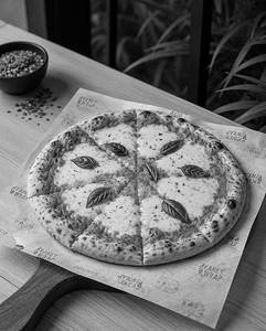 Classic Margherita Pizza