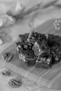 Honey Bee Walnut Cookies (300 Grams)